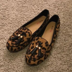 Leopard print tassel loafers